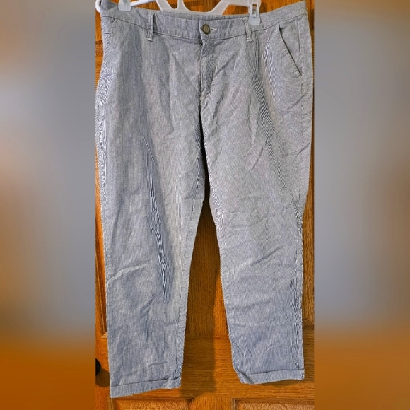 Khaki by Gap skinny boyfriend by boulanger pinstripe pant sz. 10 R - Picture 1 of 6